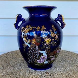 Beautiful vintage Japan vase